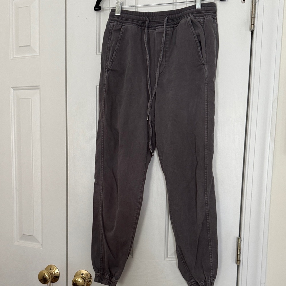 GAP Women's Gray Cropped Jogger Pants